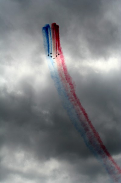 Trait de Couleurs
Mots-clés: avion ciel nuage fumÃ©e vol formation