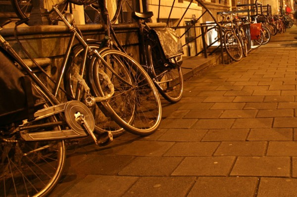 Un trottoir parmis d'autres
Mots-clés: vélo amsterdam