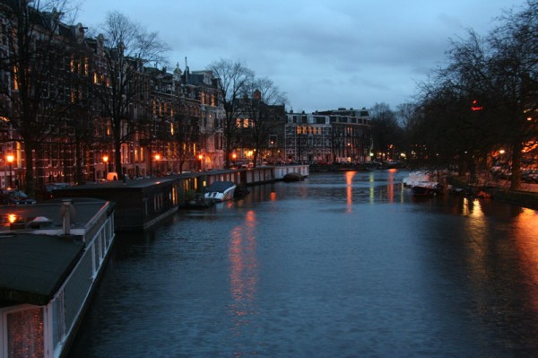 Amsterdam de nuit
Mots-clés: nuit eau