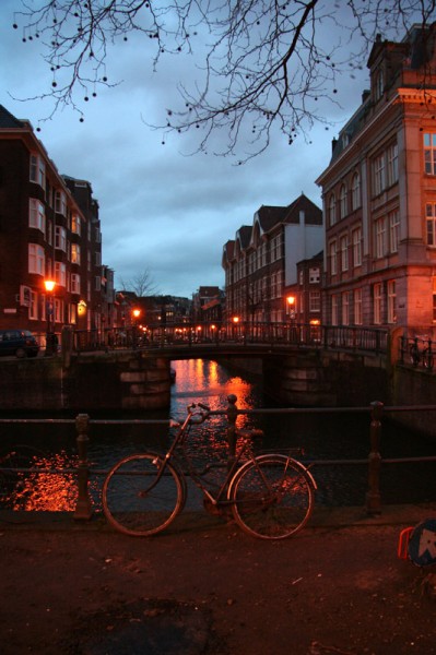 Amsterdam de nuit
Mots-clés: nuit eau