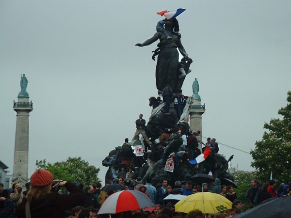 Manif anti Le Pen
Mots-clés: manifestation statue