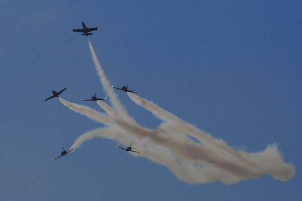 Patrouille Breitling
Mots-clés: avion formation fumée vol